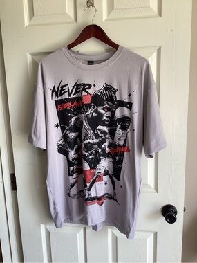 ROMWE Light Gray Men’s Boxing Graphic Tee with Black & Red Print